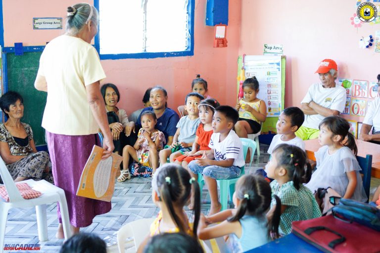 Cadiz City taps lolas as free day care storytellers